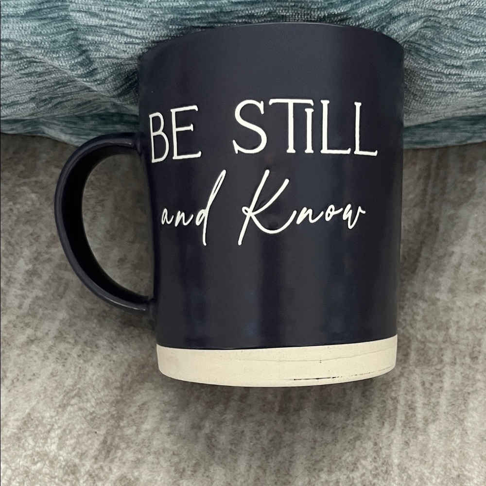 Inspirational Navy Mug with Motivational Quote - Picture 4 of 4